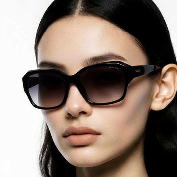 Tom Ford Sunglasses - Picture 1 of 14
